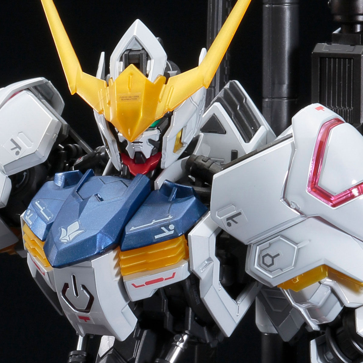 ガンプラ 完成品 MGガンダムバルバトス［チタニウムフィニッシュ