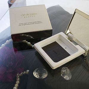 肌肤之钥 Clé de Peau Beauté 光透白粉饼专用盒