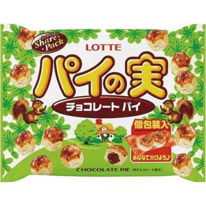 The actual share pack 133g of Lotte pie
