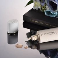 Bright Up UV Liquid Foundation