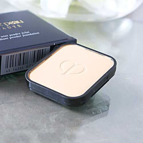 Clé de Peau Beauté タンプードルエクラ ファンデーション パウダー