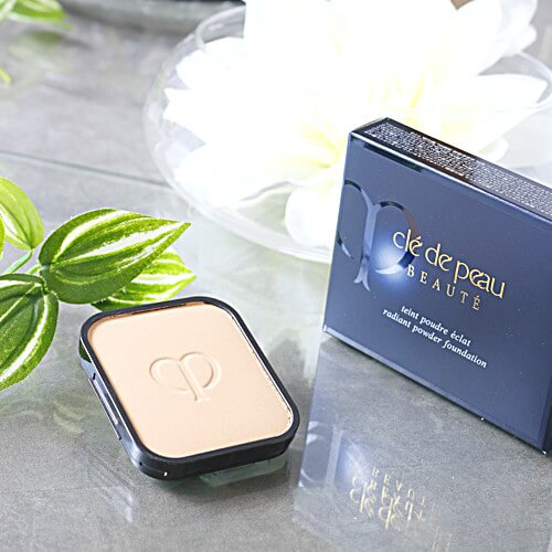 Clé de Peau Beauté タンプードルエクラ ファンデーション パウダー