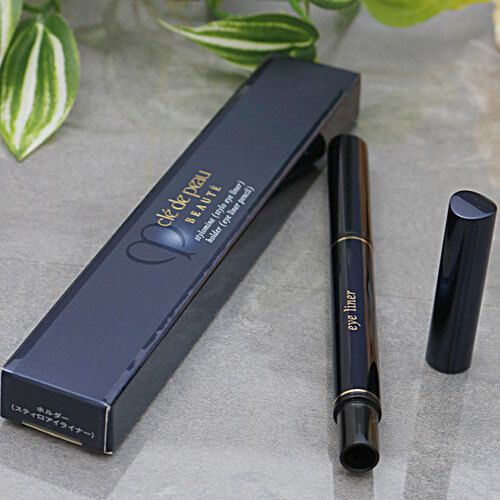 Clé de Peau Beauté holder (Instituto b eyeliner)