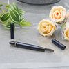 Clé de Peau Beauté 支架 (Stylos Lucille)