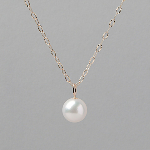 Akoya pearl pendant
8.5-9.0mm K10YG