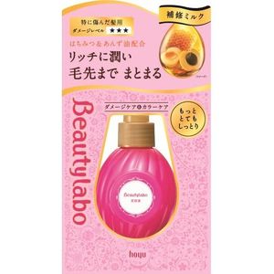 美丽的美感精华更潮湿