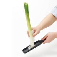 KAI Minced Green Onion Slicer (with Finger Guard) DH-8228