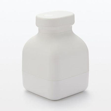 MUJI's rechargeable scalp care brush that can be used in the bath MJ-ECB1