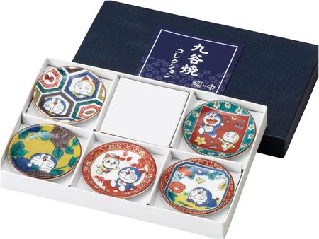 Kinshin Pottery "Doraemon" Kutani -yaki dish small dish bean plate about 6cm different pattern 5 pieces set