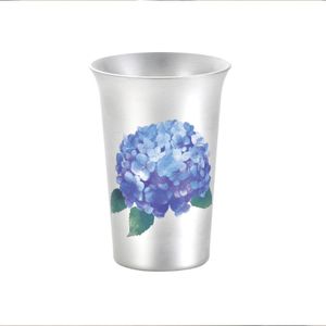 一個昏昏欲睡的清酒器皿－繡球花
