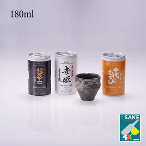 Kura One® Dry Sake 3 브랜드 (180ml 알루미늄 할 수 있습니다*3) 및 1 종류의 Shoki Waker (90ml*1) 상자*와 함께 책