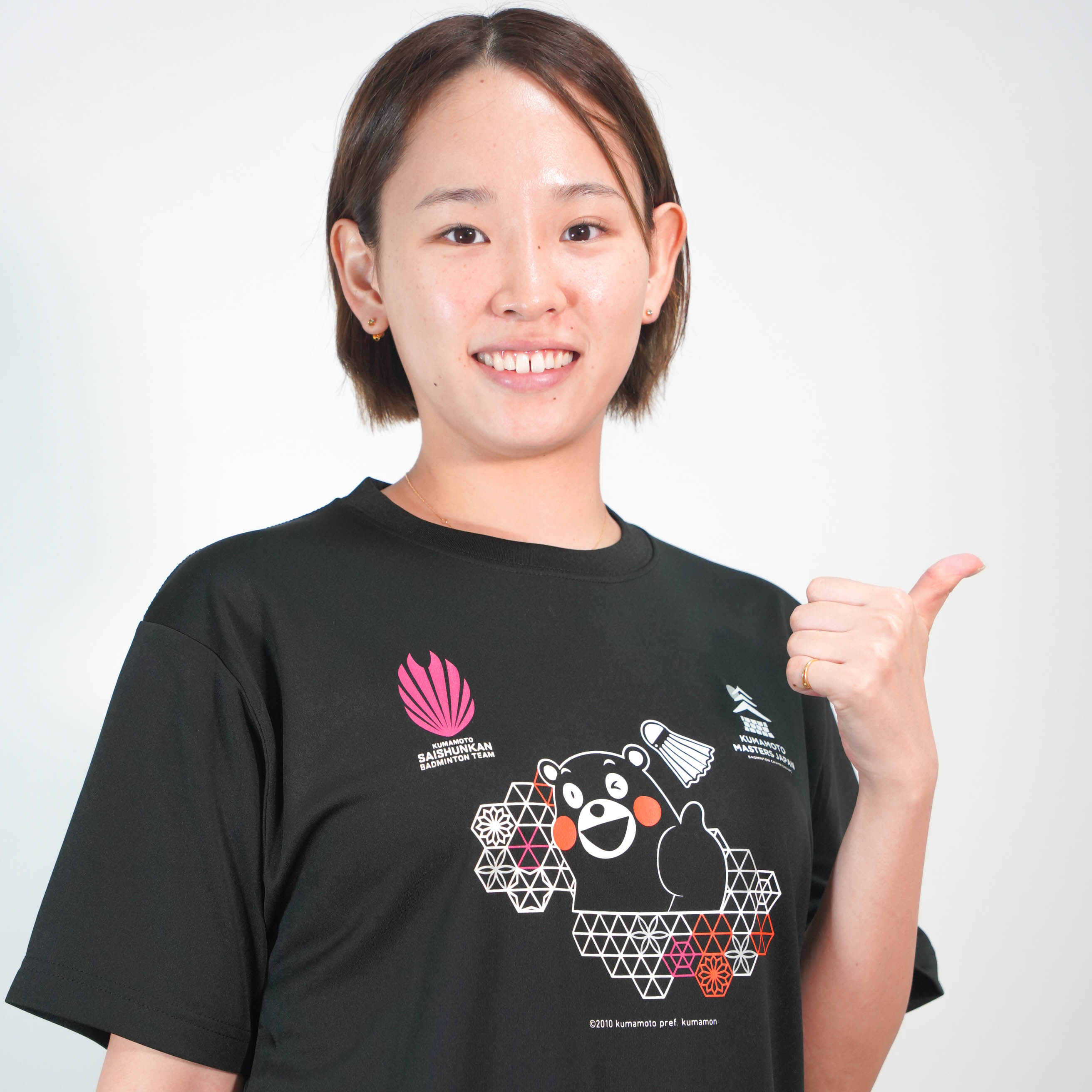 KUMAMOTOMASTERS JAPAN 2024シャツバドミントンYONEX 熊本マスターズジャパン2024 ロゴTシャツ（ブラック