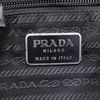 二手 Prada 小牛皮肩包,義大利製造,黑色,斜挎,魔鬼氈封口,男女通用。