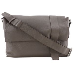 Pre-owned Hermès Sac Alfred 35 Shoulder Bag in Taurillon Clemence Leather, Made in France, 2011. Suitable for crossbody or shoulder use. Fits A4 and A5 documents. Flap. Men's.