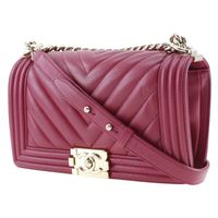 二手香奈兒 Boy Chanel 小羊皮單肩包，義大利製造，2016年。可斜背或肩背，雙向使用，A5 翻蓋設計。 [此商品與本店無關，可能指其他產品或服務。 ]