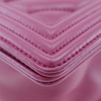 二手香奈兒 Boy Chanel 小羊皮單肩包，義大利製造，2016年。可斜背或肩背，雙向使用，A5 翻蓋設計。 [此商品與本店無關，可能指其他產品或服務。 ]