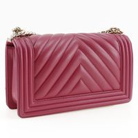 二手香奈兒 Boy Chanel 小羊皮單肩包，義大利製造，2016年。可斜背或肩背，雙向使用，A5 翻蓋設計。 [此商品與本店無關，可能指其他產品或服務。 ]