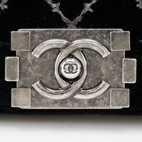 二手 CHANEL Boy 日本 Chanel 香奈兒 25 單肩包，鏈條單肩包，Matelassé 針法，絲絨和皮革，意大利製造，2014 年，黑色，斜挎包，單肩包，翻蓋，女式。