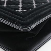 二手 CHANEL Boy 日本 Chanel 香奈兒 25 單肩包，鏈條單肩包，Matelassé 針法，絲絨和皮革，意大利製造，2014 年，黑色，斜挎包，單肩包，翻蓋，女式。