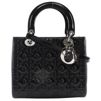 Pre-owned Christian Dior Lady Dior Medium Cannage 2-Way Shoulder Bag in Black Enamel. Can be worn as a shoulder bag or handbag. A5 size with zipper.