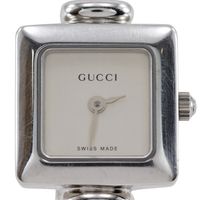 二手 Gucci 1900L 不銹鋼石英錶，配有模擬顯示和銀色錶盤，適合女士。