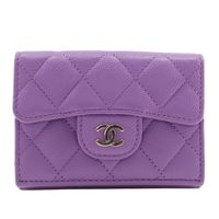 Pre-owned CHANEL Matelasse tri-fold compact wallet in caviar leather with Italian-made snap closure. Women's.