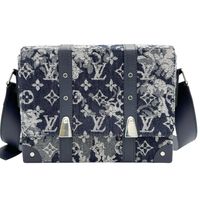Pre-owned LOUIS VUITTON M57282 Trunk Messenger PM Monogram Tapestry Shoulder Bag in Navy Canvas.