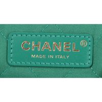 香奈兒 AS3260,近乎全新,金屬Plate亮面小牛皮,配金色五金配件和香奈兒 22 小鏈條