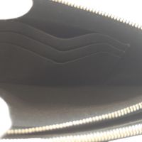 香奈兒 27 號 A84069 黑色魚子醬皮配金色五金件，香奈兒 Boys 鏈條錢包