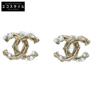 Chanel 14P GP Pearl Coco Mark Earrings