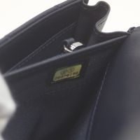 香奈兒20號海軍藍羊皮Boy Chanel銀色五金鏈條錢包