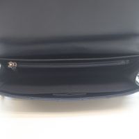 香奈兒20號海軍藍羊皮Boy Chanel銀色五金鏈條錢包