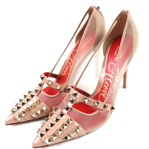 Valentino Garavani Garavani XW2S0CV9 网眼和铆钉皮革高跟鞋，粉米色，37 码，状况极佳，配有盒子和防尘袋，意大利制造。