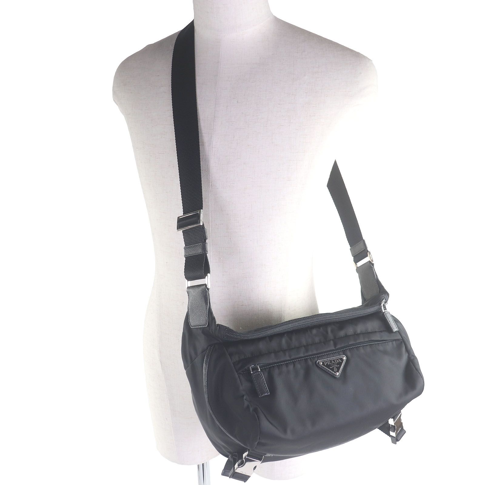 美品□PRADA プラダ 2VH994 Re-NYLON トライアングルロゴ 三角プレート ショルダーバッグ 斜め掛けバッグ ブラック メンズ 定価363000円 美品□PRADA プラダ 2VH994 Re-NYLON トライアングルロゴ 三角プレート