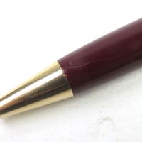 MONTBLANCMeisterstück 旋轉式原子筆，白色星形標誌，波爾多紅和金色筆身，西德製造，經測試和驗證