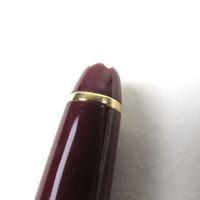MONTBLANCMeisterstück 旋轉式原子筆，白色星形標誌，波爾多紅和金色筆身，西德製造，經測試和驗證