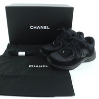 Excellent condition CHANEL G34360 suede leather low-top sneakers