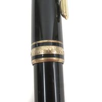 成色極佳的MONTBLANCMeisterstück 經典款黑色金邊原子筆，附筆盒，德國製造，男士款，書寫流暢。