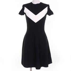 Excellent condition VALENTINO 22AW V logo design short sleeve knit dress in black, size S. Authentic, made in Italy.