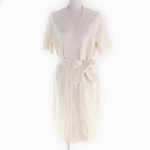 Excellent condition HERMES 24AW 4E2522D3 100% wool belted short-sleeve knit dress with Serie buttons and H motif. Ivory, size 38. Authentic, made in Italy.