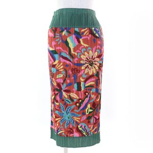 Excellent condition PLEATS PLEASE Issey Miyake floral and animal print long skirt (PP63-JG584), Color 3, Made in Japan, Authentic, Women's