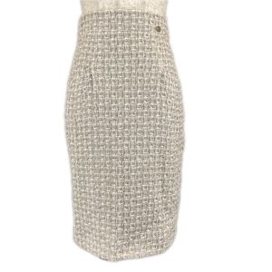 Excellent condition CHANEL P47766 Coco Mark accents, knee-length tweed skirt, beige, size 36, authentic, made in France, women's