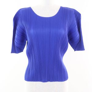 Excellent condition PLEATS PLEASE Issey Miyake PP01-JK704 crew neck short sleeve pleated top, blue, size 3, made in Japan, authentic, women's