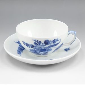 Pre-owned Royal Copenhagen Blue Flower Curve tableware cup and saucer.