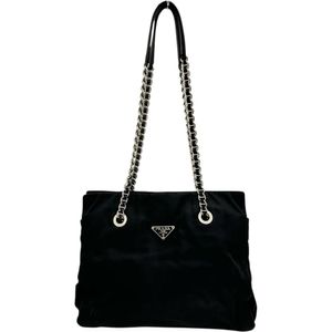 PRADA 三角形Plate手提包，黑色尼龍材質，銀色五金配件，女士款 [二手]