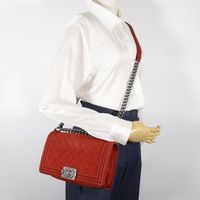 二手香奈兒Boy 日本 Chanel 香奈兒 25單肩包，鏈條單肩包，魚子醬紋皮革，紅色，斜挎包，翻蓋款，女士