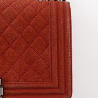 二手香奈兒Boy 日本 Chanel 香奈兒 25單肩包，鏈條單肩包，魚子醬紋皮革，紅色，斜挎包，翻蓋款，女士