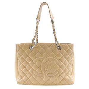 二手香奈儿 (Chanel) Grand Shopping Tote GST Matelasse Chain Tote A50995，米色鱼子酱纹皮革。这款女士 Grand Shopping Tote 包可作为单肩包或手提包使用，可容纳 A4 文件。