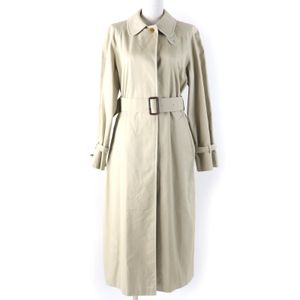 Excellent condition Aquascutum 100% cotton concealed Color trench coat in beige. Approximately women's size M. Authentic.