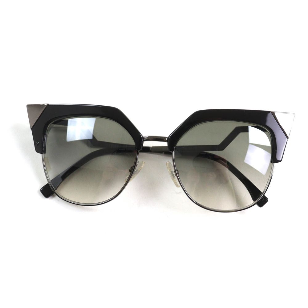 Excellent condition FENDI FF0149 cat-eye sunglasses in black  display picture 3